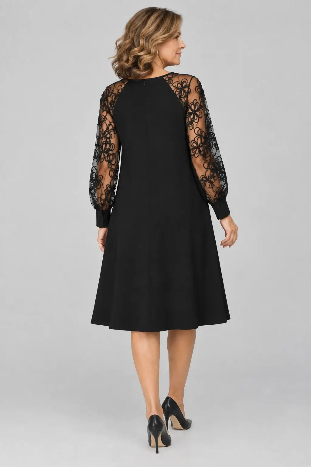 Calloway | Vestido con Mangas de Encaje
