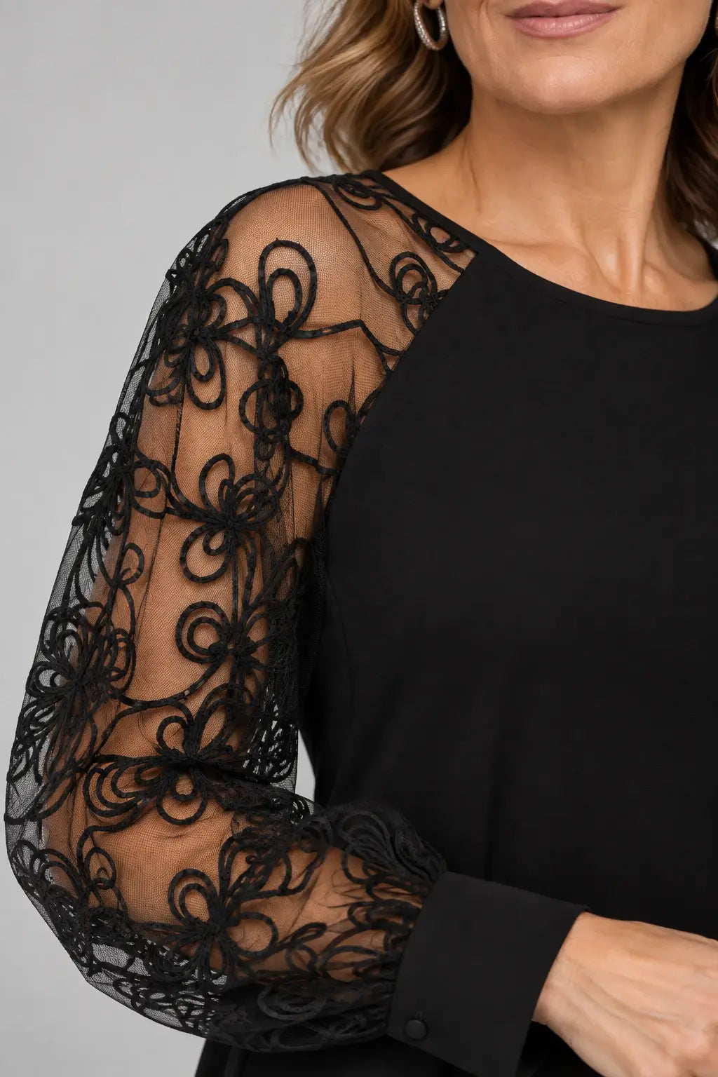 Calloway | Vestido con Mangas de Encaje